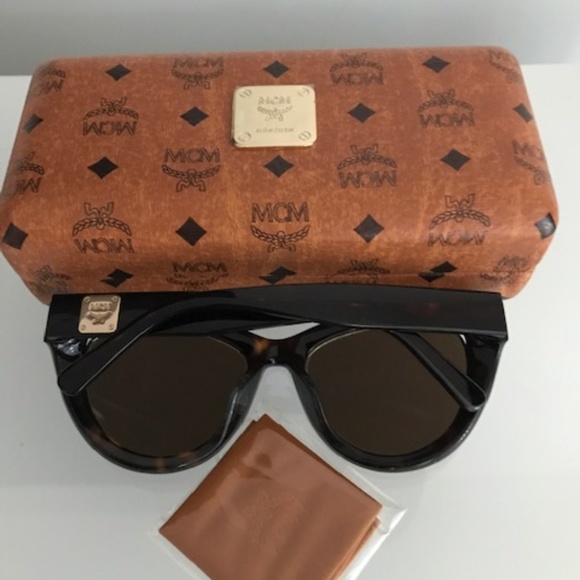 MCM MCM603SA Cat Eye Havana Metal Trim Sunglasses - Picture 4 of 5